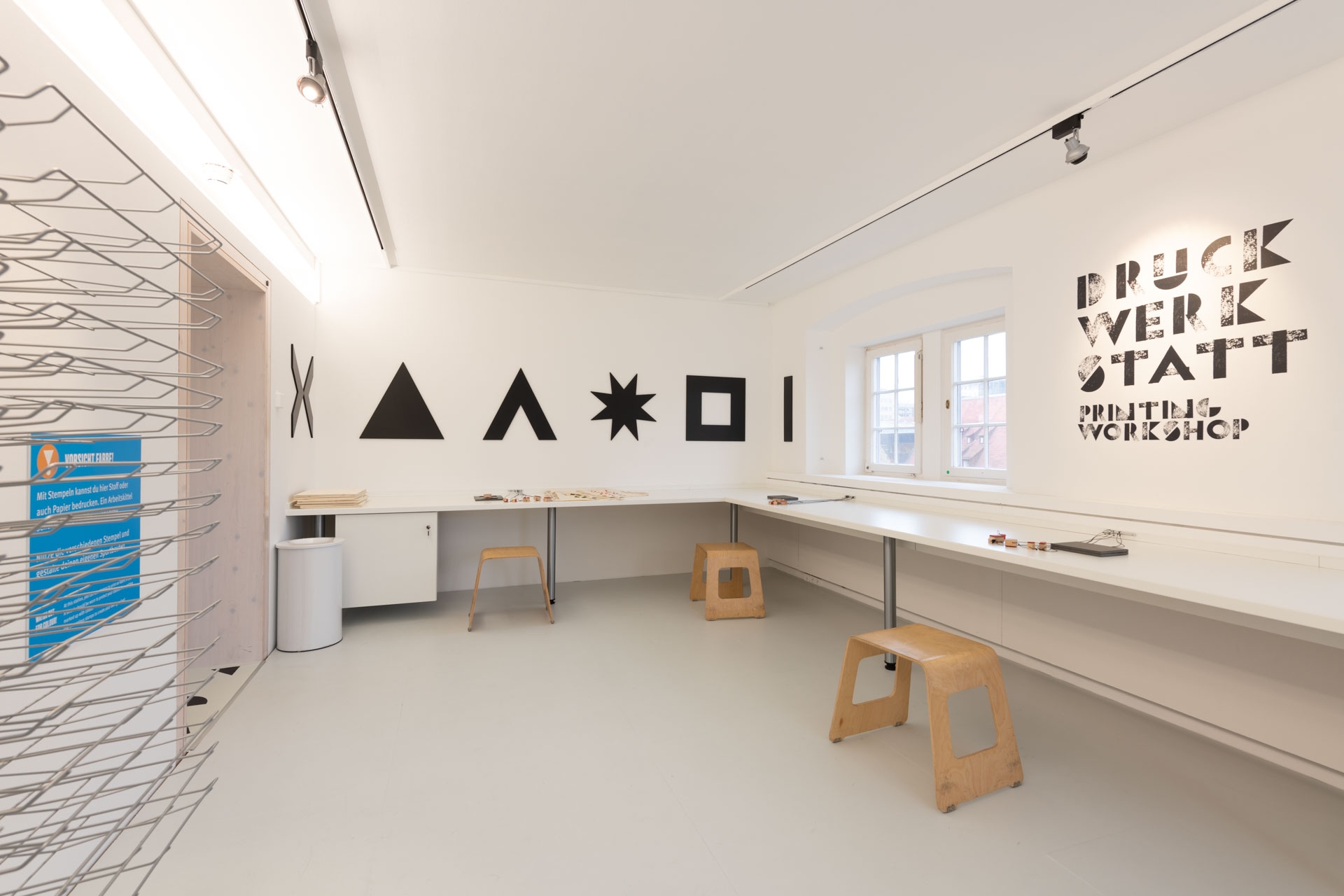 Ausstellungsraum „Ran an den Stoff!“ Mode-Mitmachausstellung im