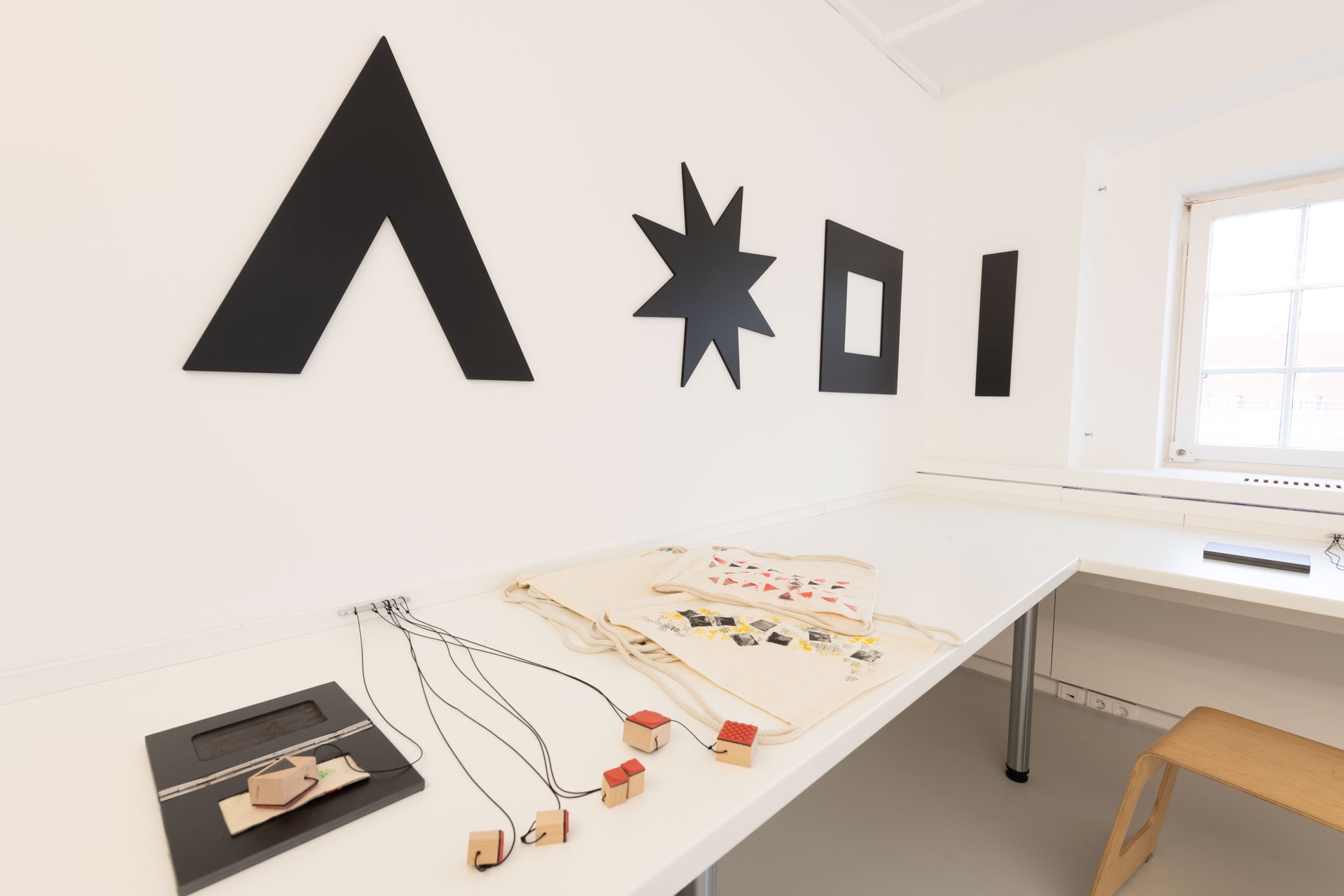 Ausstellungsraum „Ran an den Stoff!“ Mode-Mitmachausstellung im